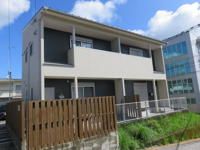 メゾネット天神の外観