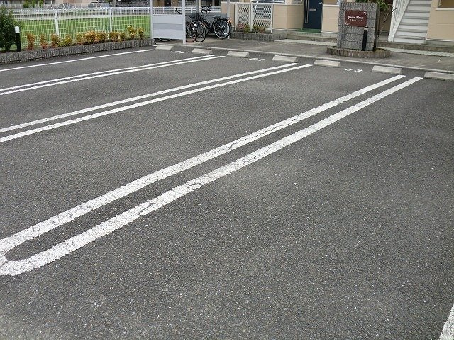グリーンピースＡの駐車場