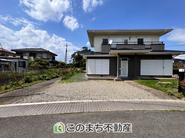 宇都宮市中岡本町一戸建ての駐車場|カースペースは並列２台分ございます！