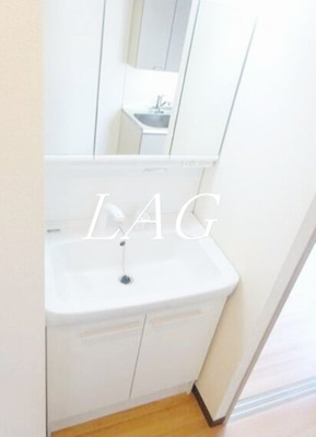 【洗面所】 | ワールドパレス目黒本町 | 独立洗面台です。