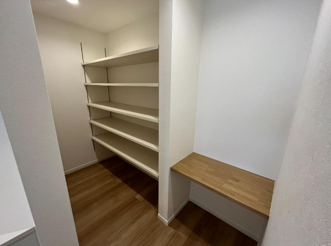 甲南台　新築戸建のキッチン|１号地　パントリー