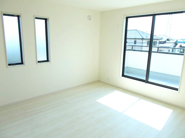 リーブルガーデンS第1堀越　1号棟の洋室|２階洋室1です