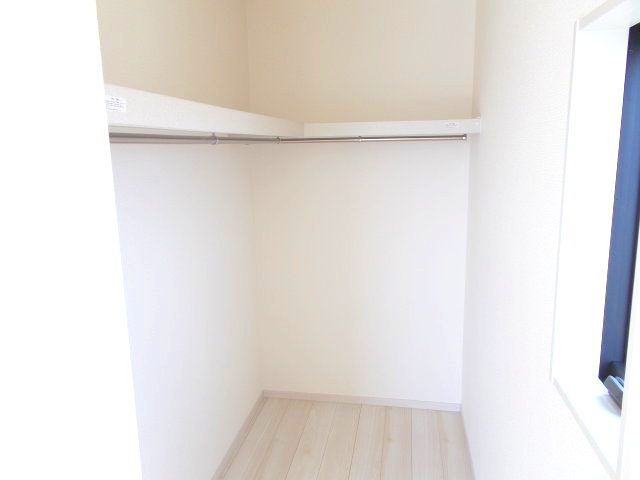 リーブルガーデンS第1堀越　1号棟の収納|２階洋室1収納です
ウォークインクローゼット1です