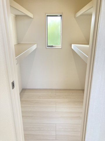 リーブルガーデンS第1堀越　1号棟の収納|２階洋室1収納です
ウォークインクローゼット2です