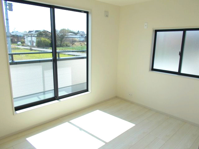 リーブルガーデンS第1堀越　1号棟の洋室|２階洋室2です