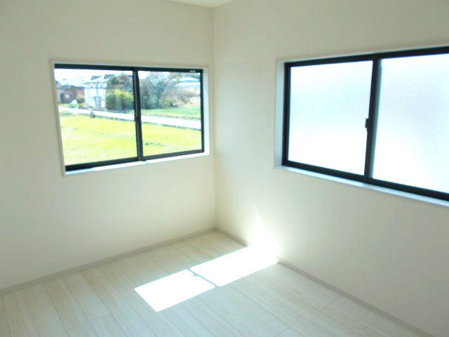 リーブルガーデンS第1堀越　1号棟の洋室|２階洋室3です