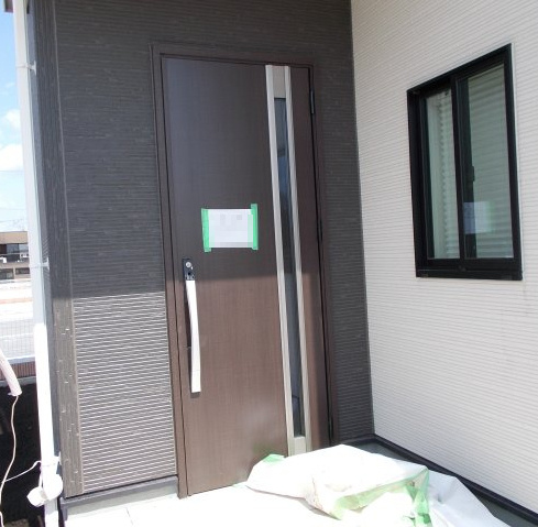 リーブルガーデンS第1堀越　1号棟の玄関|明るい玄関です