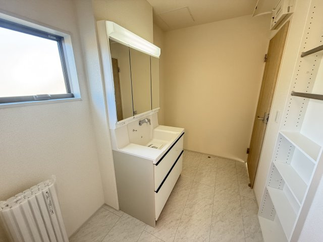 リーブルガーデンS第1前橋堀越　２号棟のトイレ|2階トイレです。清潔感のある白を基調としています。