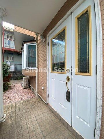 【玄関】 | 写真では伝えきれない魅力がたっぷり詰まったお住まい♪　　　　　　　
ぜひ現地ご体感くださいませ！