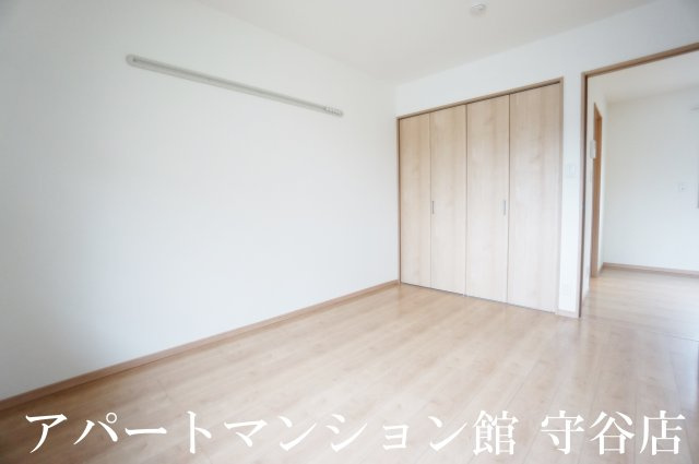 クレセントコートの寝室|類似です