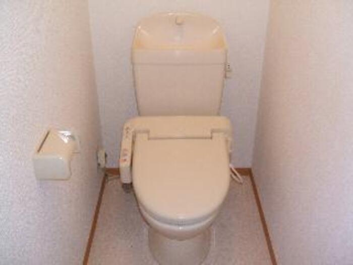 クレセントコートのトイレ|類似です