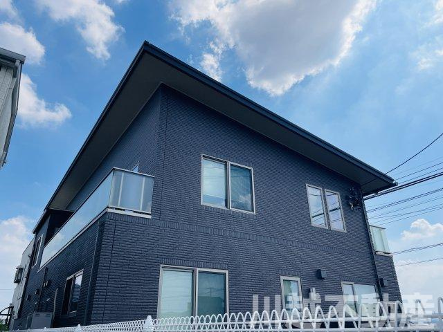 敷地面積240㎡超えに建つスマートでおしゃれな大型二世帯住宅の外観|住宅ローンにご不安な方もご相談ください