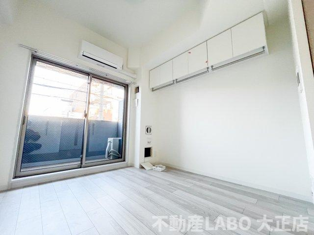 プレサンス大正エミナンスの居間・リビング