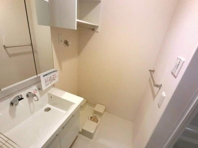 グランシャリオ A棟の洗面所