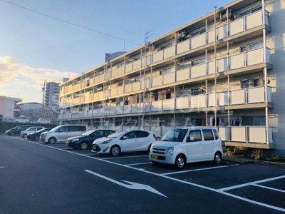 【駐車場】 | ビレッジハウス幸田5号棟 | 車をお持ちの方に嬉しい駐車場付きの物件です