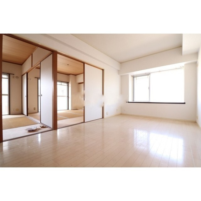 グランドール執行【10.000円キャッシュバック対象物件】の居間・リビング