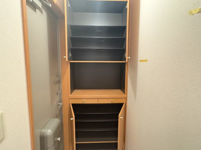 【玄関】 | ＡＳＡＨＩ ２１ ＣＥＮＴＵＲＹ  | 玄関収納です