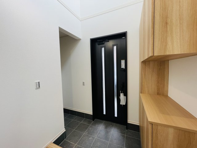 【玄関】 | 深谷市天神町　　新築戸建　　全４区画　4号棟
