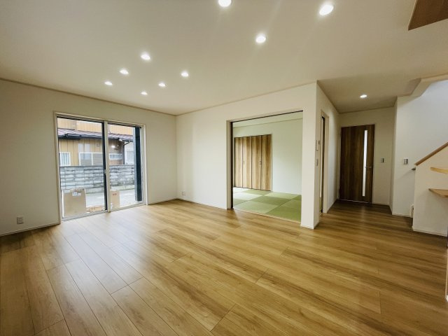 【居間・リビング】 | 深谷市天神町　　新築戸建　　全４区画　4号棟