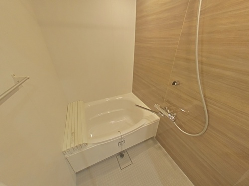 熊本市中央区琴平２丁目のアパートの浴室