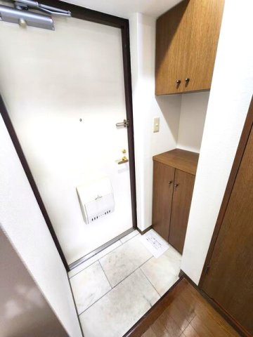 熊本市東区長嶺南４丁目の賃貸マンションの玄関