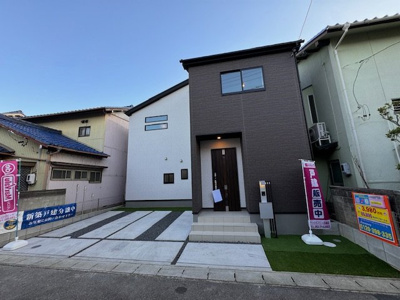 【外観】 | GRAFARE北区六が池町全１棟《仲介手数料無料》 | 今すぐのご案内可能です！→  0120-336-922　までお気軽にお問い合わせください。