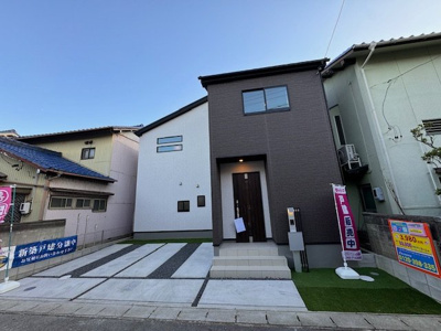 【外観】 | GRAFARE北区六が池町全１棟《仲介手数料無料》 | LINEから簡単お問合せ可能！
友達検索で@nqk7328tです！