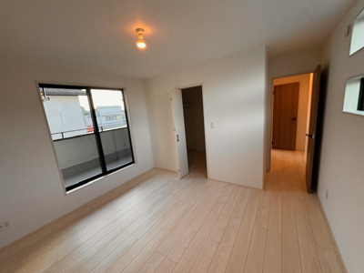 【洋室】 | GRAFARE北区六が池町全１棟《仲介手数料無料》 | LINEから簡単お問合せ可能！
友達検索で@nqk7328tです！