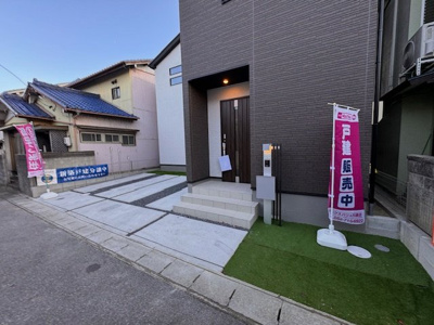 【庭】 | GRAFARE北区六が池町全１棟《仲介手数料無料》 | LINEから簡単お問合せ可能！
友達検索で@nqk7328tです！。