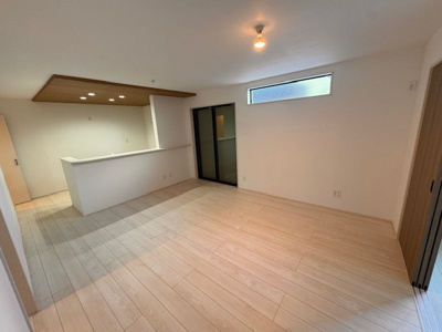 【居間・リビング】 | GRAFARE北区六が池町全１棟《仲介手数料無料》 | 〈内覧予約キャンペーン実施中！〉マックスバリュde住まい相談までご連絡下さい。