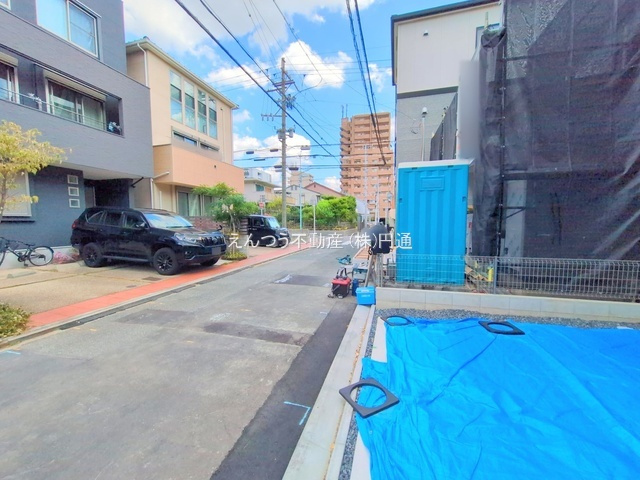 ケイアイスタイル神前町2期の前面道路含む現地写真