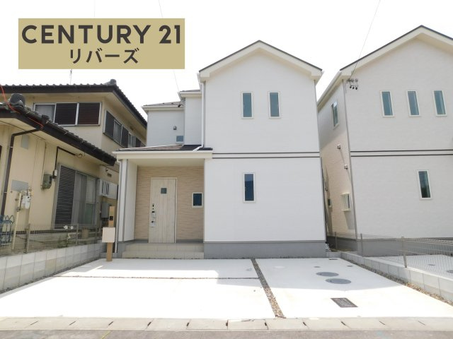 北名古屋市片場白山の新築一戸建の外観|☆残り１棟☆　　新価格！！いつでも見学出来ます♪♪（お問合せ当日、平日、水曜、夜間でもＯＫ）　敷地３６．５８坪！　駐車並列３台ＯＫ！　人工芝の南庭付きで明るいおうち♪
