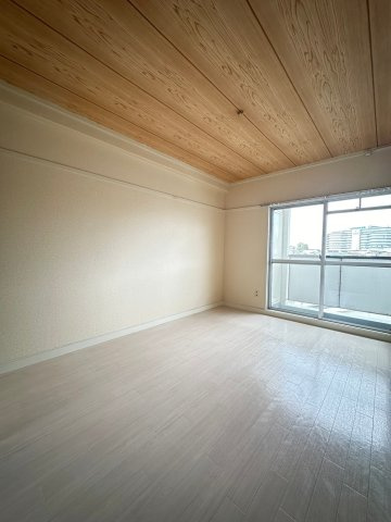 カノープス千里の洋室