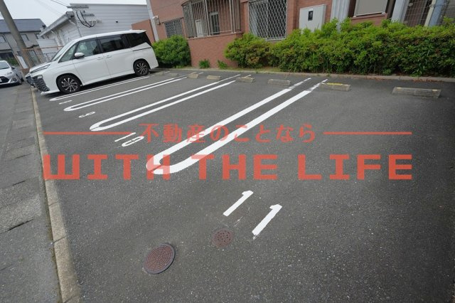 フェリーチェ小森野【キャッシュバック対象物件】の駐車場|駐車スペースもあります