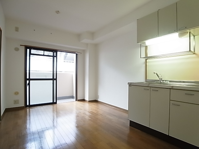 神戸市兵庫区駅前通３丁目の賃貸マンションの居間・リビング|リビング