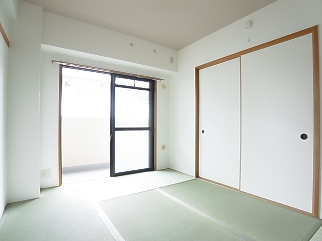 神戸市兵庫区駅前通３丁目の賃貸マンションの内装|和室