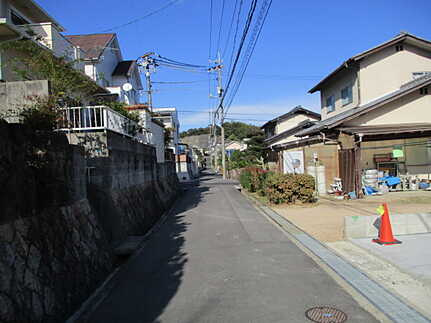 廿日市市物見西１丁目の前面道路含む現地写真