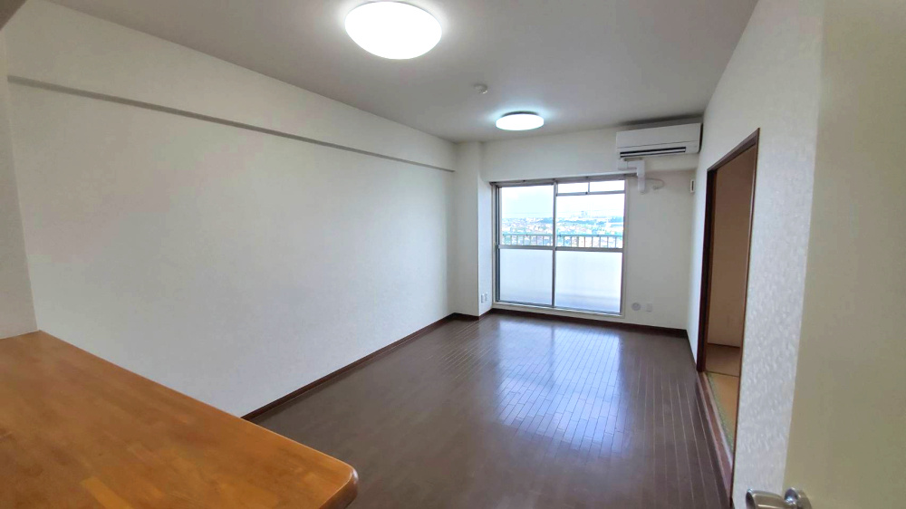 ダイアパレスビッグウィング深谷（内装一部リフォーム済）の居間・リビング