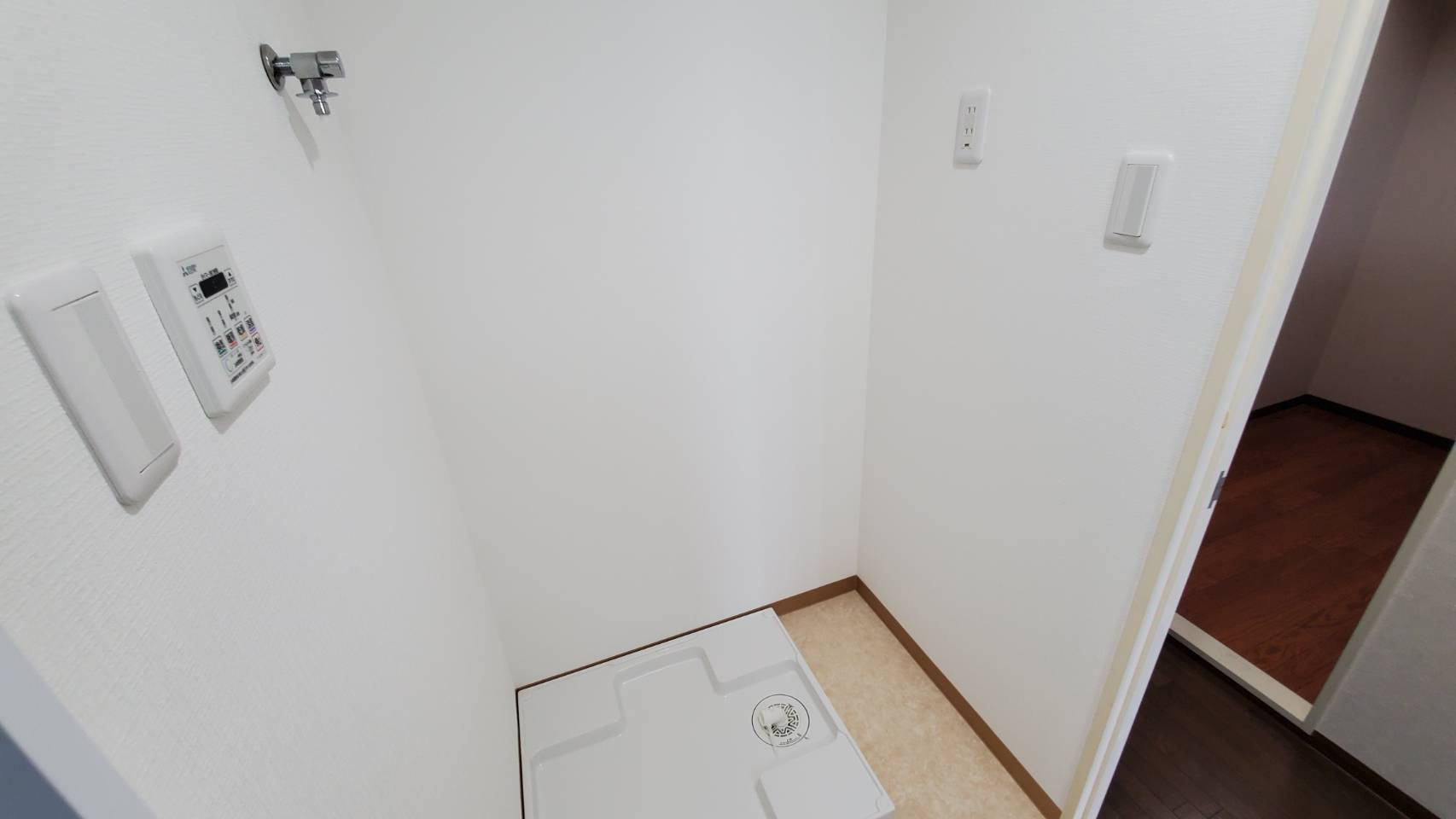 ダイアパレスビッグウィング深谷（内装一部リフォーム済）のランドリースペース