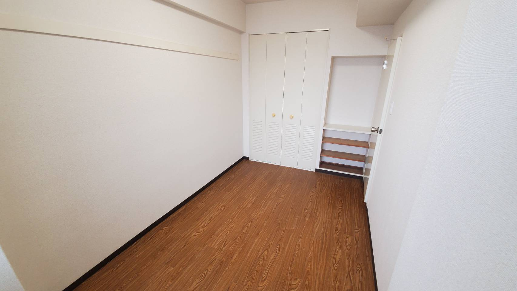 ダイアパレスビッグウィング深谷（内装一部リフォーム済）の洋室