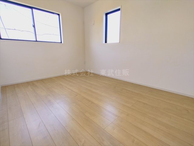 【洋室】 | 川越市山田　全2棟　1号棟 | 洋室6.7帖北東側、個人の部屋や寝室として使える洋室です