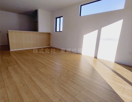 【居間・リビング】 | 川越市山田　全2棟　1号棟 | ゆったりとしたリビングです