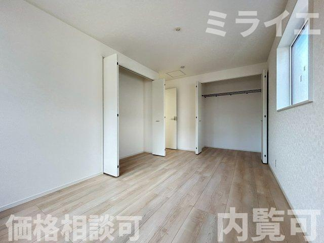 【新築戸建】札幌市北区新琴似7条5丁目4棟の収納|標準奥行90㎝で収納力のあるクローゼットを配置しています。