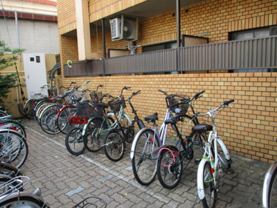 【その他】 | ロイヤルハイツ西淡路パート２ | 自転車置き場です