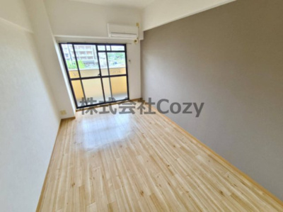 【居間・リビング】 | ロイヤルハイツ西淡路パート２