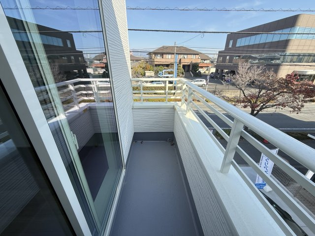 ハートフルタウン前橋市朝日町3丁目29番　A号棟のバルコニー|バルコニー２ヶ所付きです！セパレートタイプなのでプライバシーも守れます