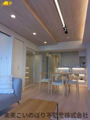 【居間・リビング】 | アルーサ北与野ノースピア上落合２号棟 | 一日の中で多くの時間を過すことになるリビングダイニングだからこそ、いつも穏やかな空間であることが必然。爽やかな通風と採光を存分に感じる事が出来る空間です。