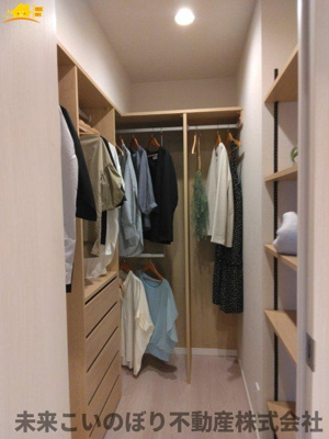 【収納】 | アルーサ北与野ノースピア上落合２号棟 | たくさん収納可能なウォークインクローゼットがあるので、収納家具を置かずにお部屋がスッキリ！