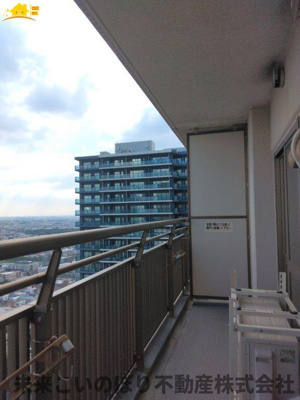 【バルコニー】 | アルーサ北与野ノースピア上落合２号棟 | 開放的で明るい空間を演出してくれるバルコニーです