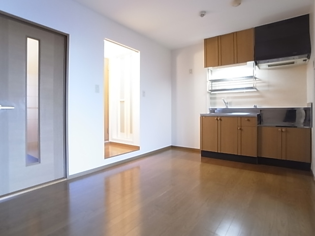 神戸市長田区寺池町２丁目のアパートの居間・リビング